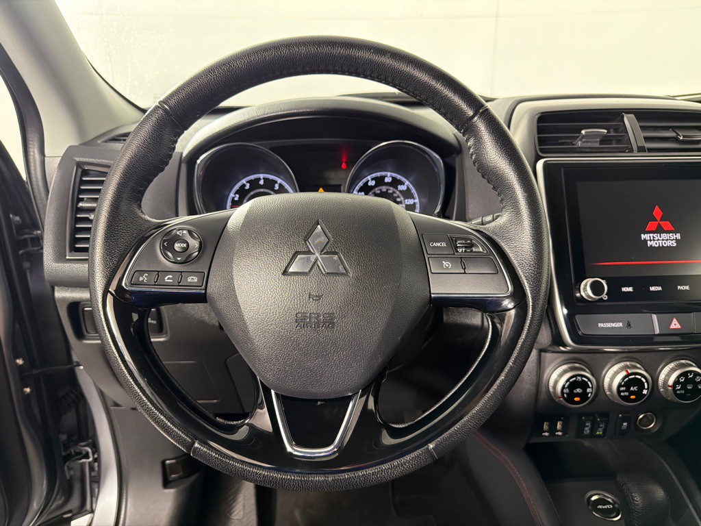 2023 Mitsubishi Outlander Image 13