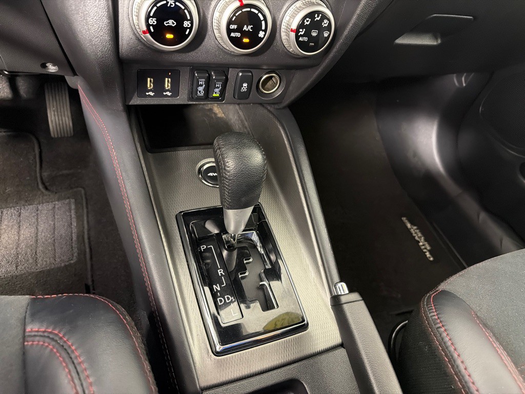 2023 Mitsubishi Outlander Image 16