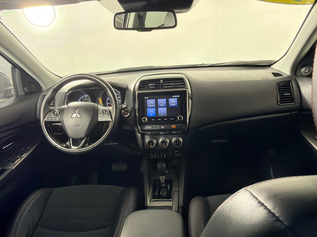 2023 Mitsubishi Outlander Image 24