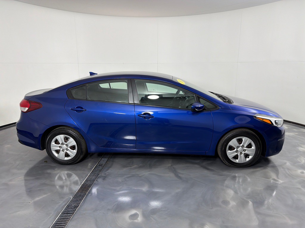 2017 Kia Forte Image 4