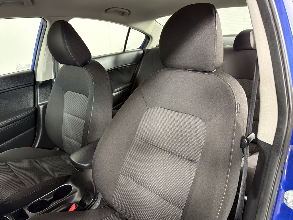 2017 Kia Forte Image 13