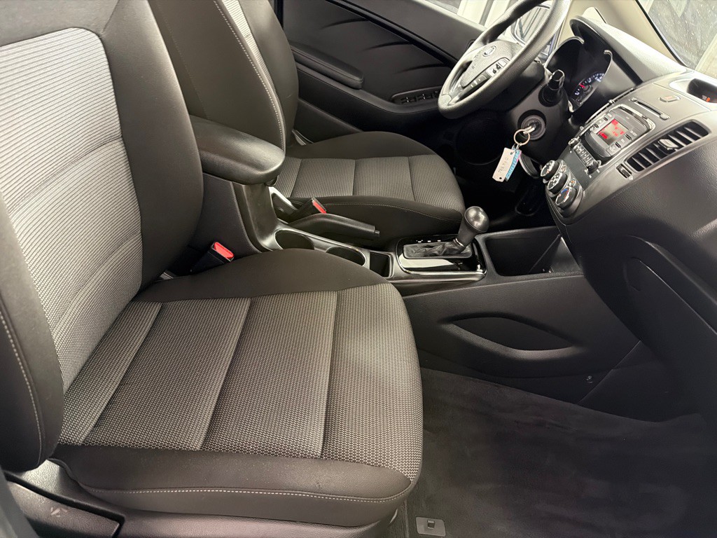 2017 Kia Forte Image 21