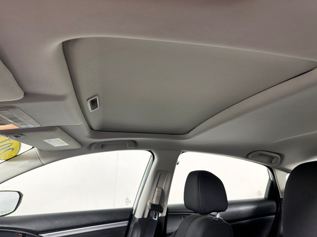 2017 Honda Civic Image 11