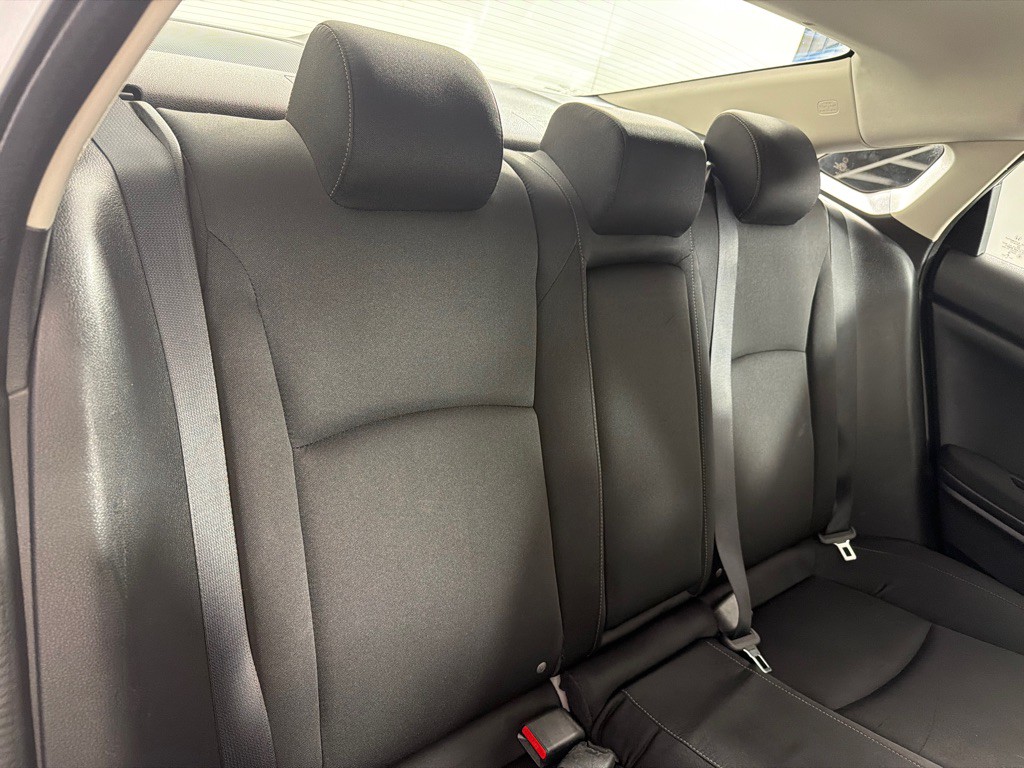 2017 Honda Civic Image 18