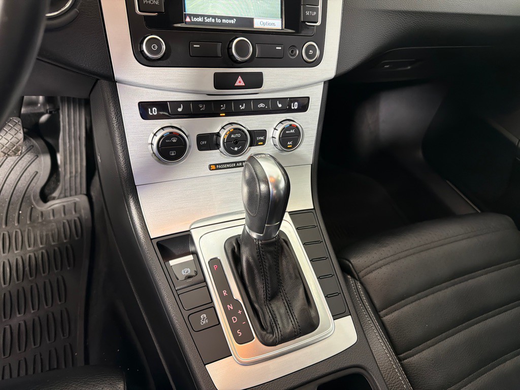 2013 Volkswagen CC Image 16
