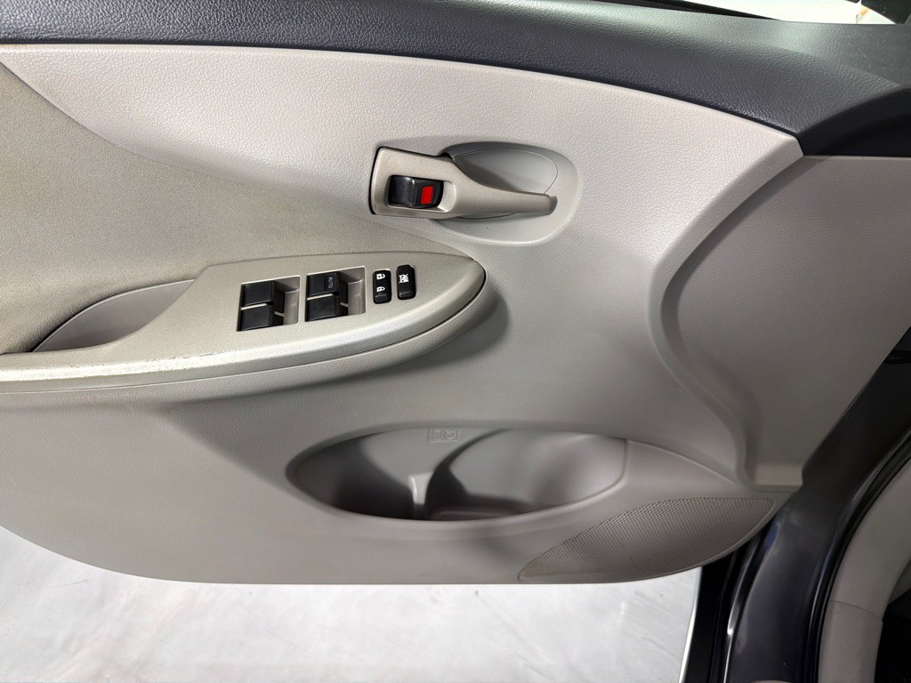 2011 Toyota Corolla Image 11