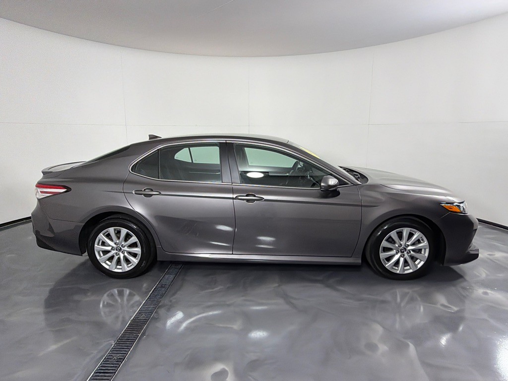 2019 Toyota Camry Image 4