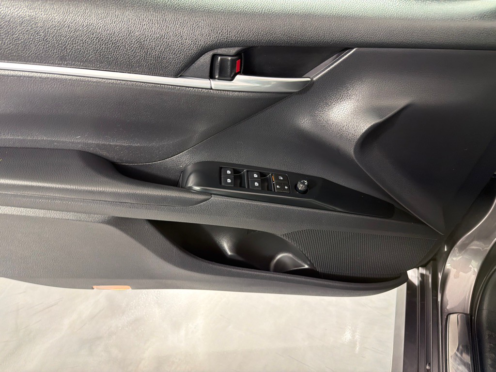 2019 Toyota Camry Image 8