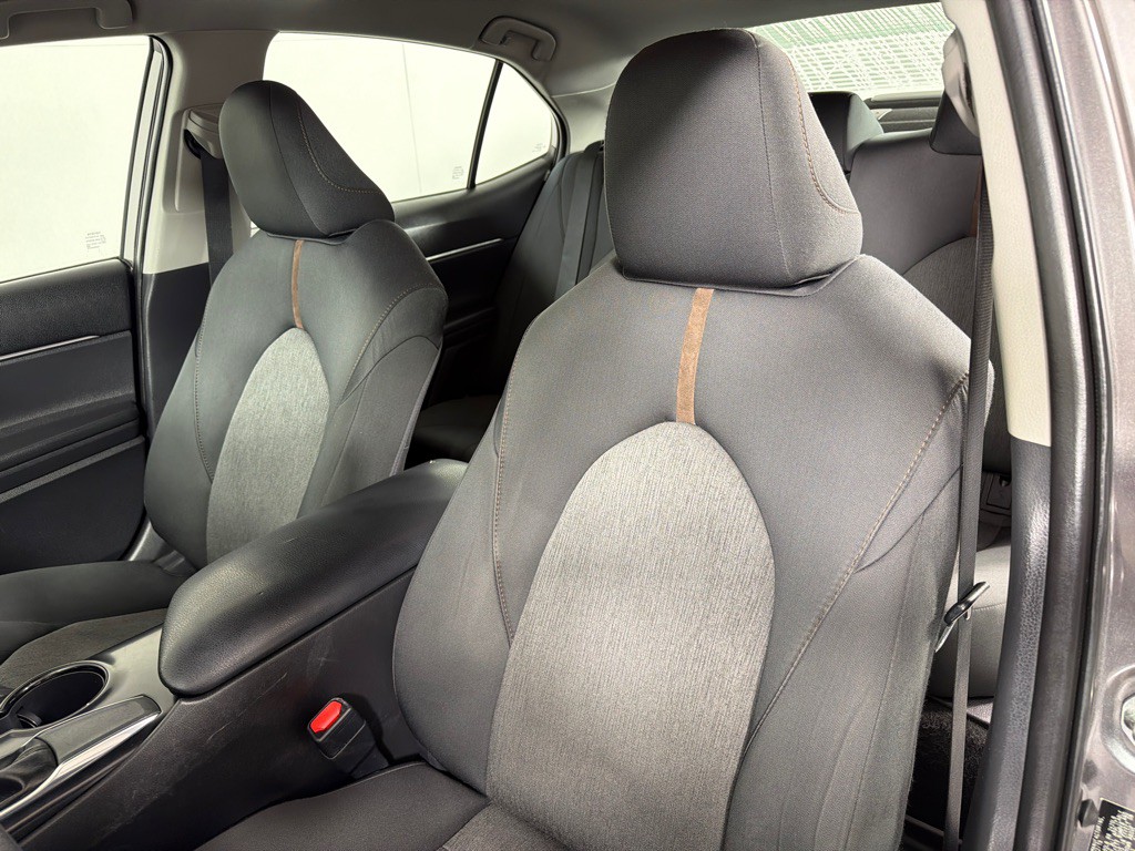 2019 Toyota Camry Image 10
