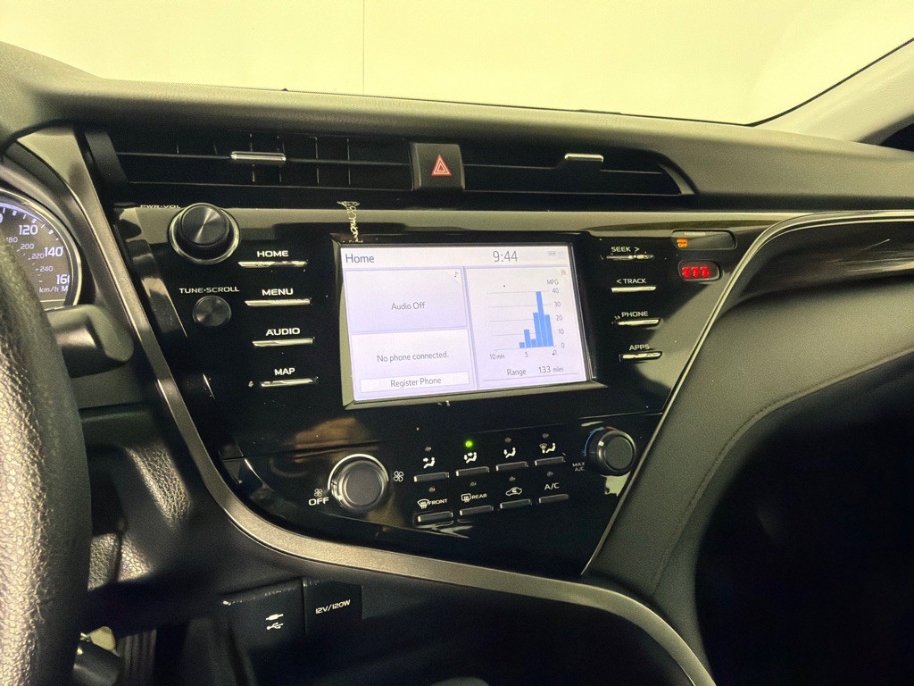 2019 Toyota Camry Image 12