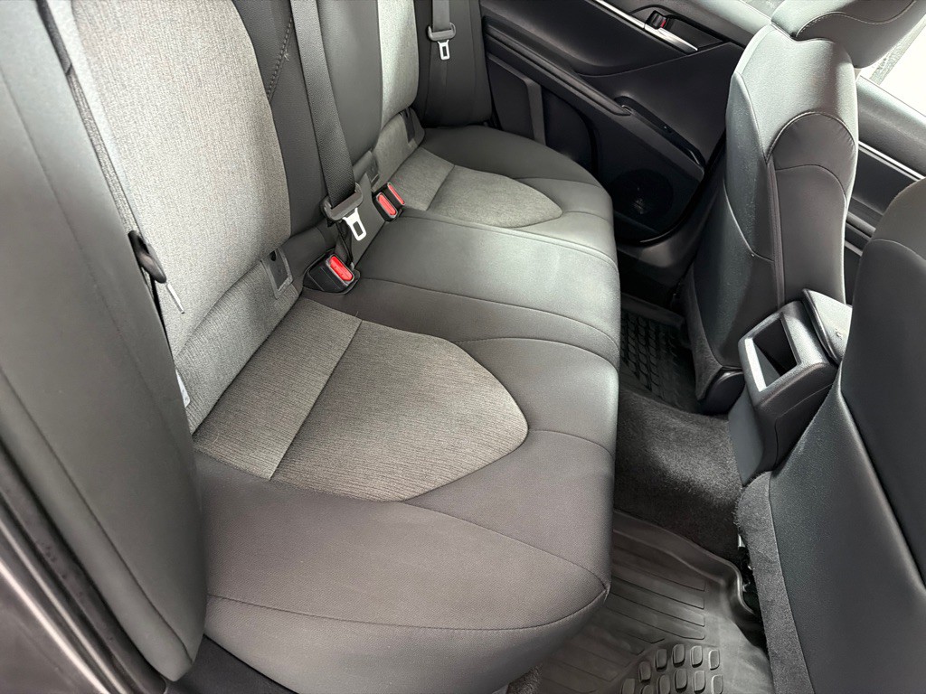2019 Toyota Camry Image 17
