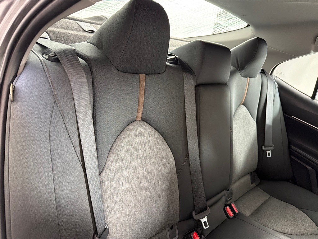 2019 Toyota Camry Image 18