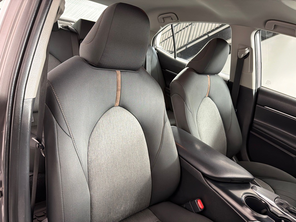 2019 Toyota Camry Image 20