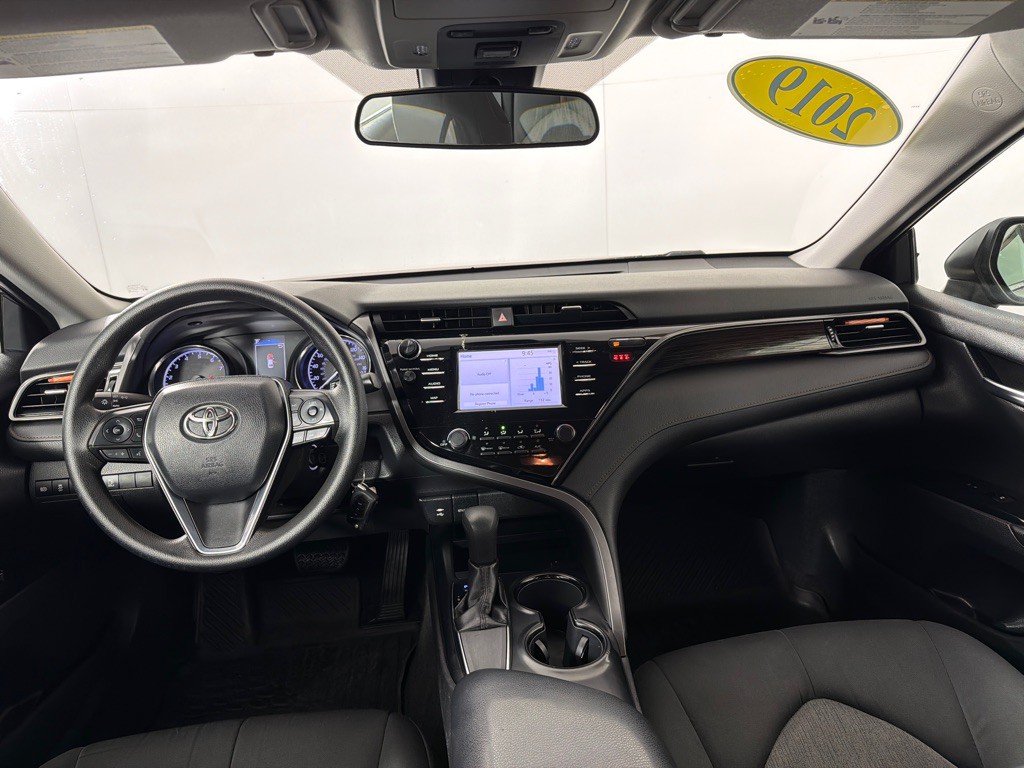2019 Toyota Camry Image 21