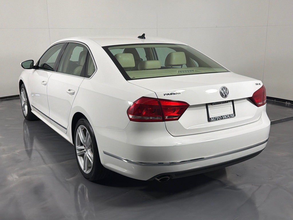 2012 Volkswagen Passat Image 7