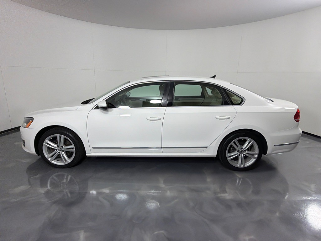 2012 Volkswagen Passat Image 8
