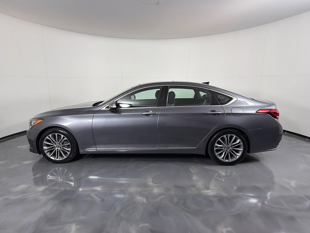 2016 Hyundai Genesis Image 5