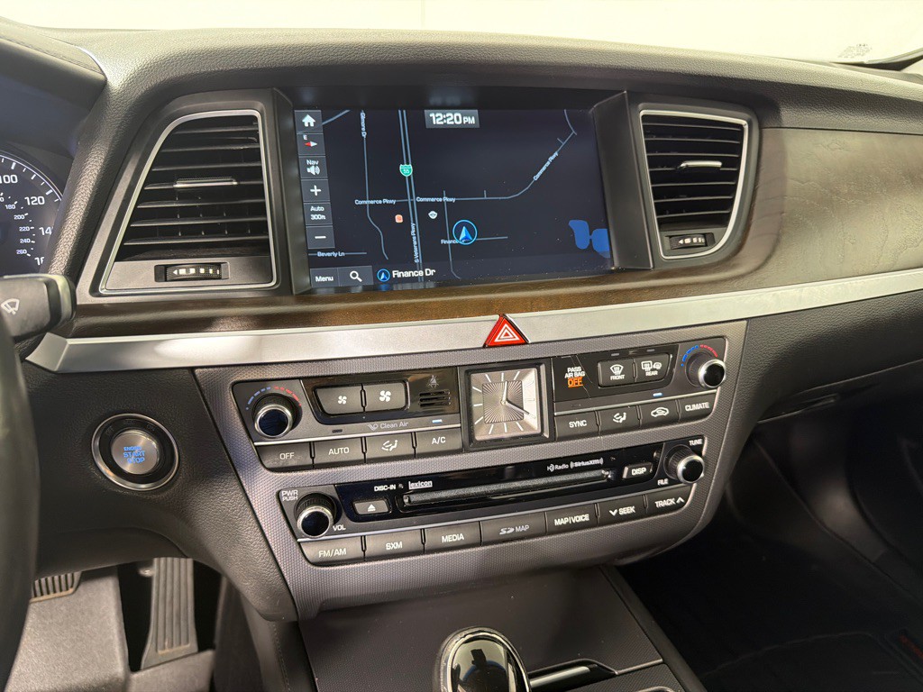 2016 Hyundai Genesis Image 13