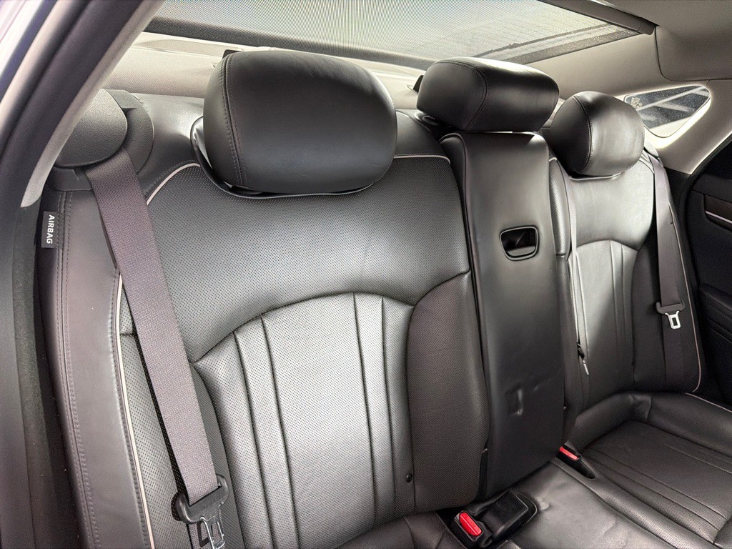 2016 Hyundai Genesis Image 19