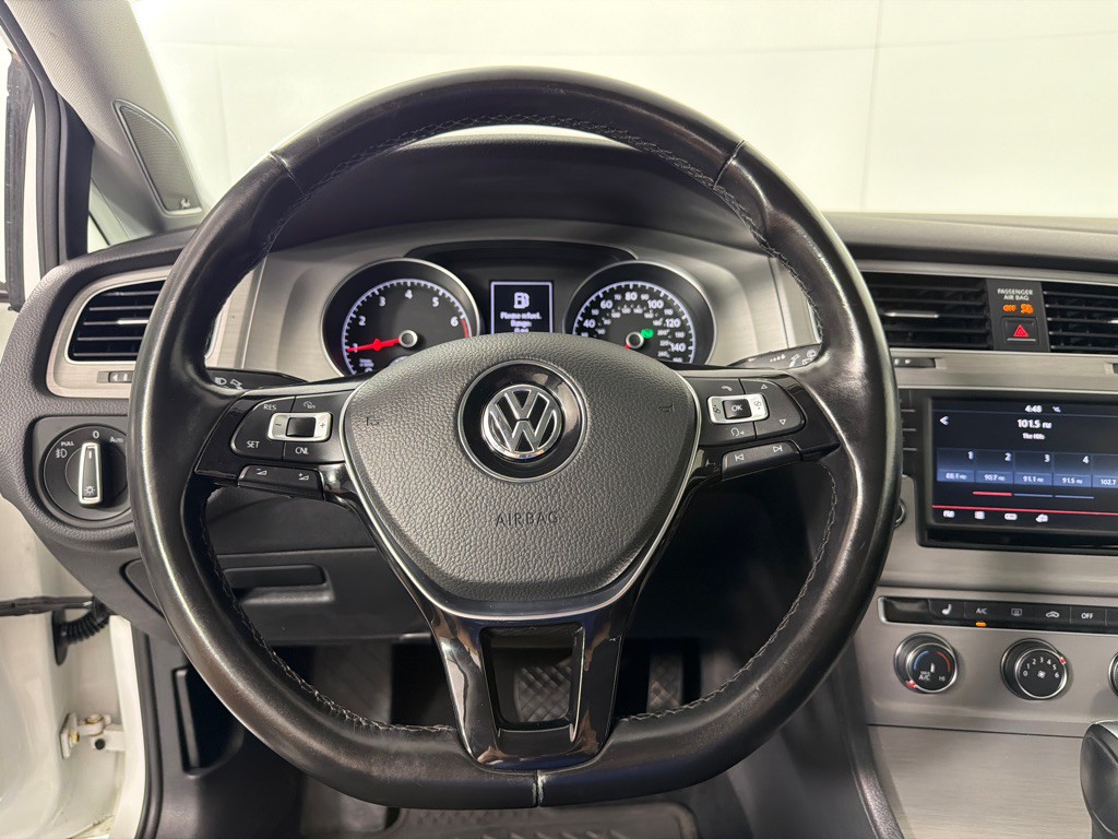 2016 Volkswagen Golf Image 15