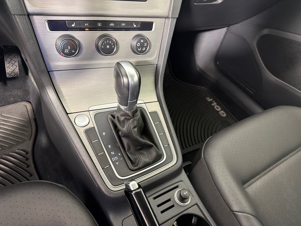 2016 Volkswagen Golf Image 18