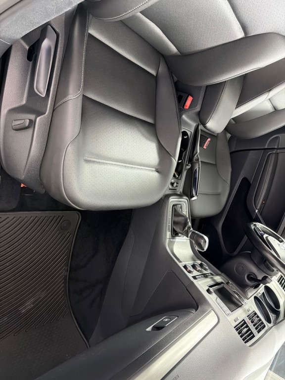 2016 Volkswagen Golf Image 23