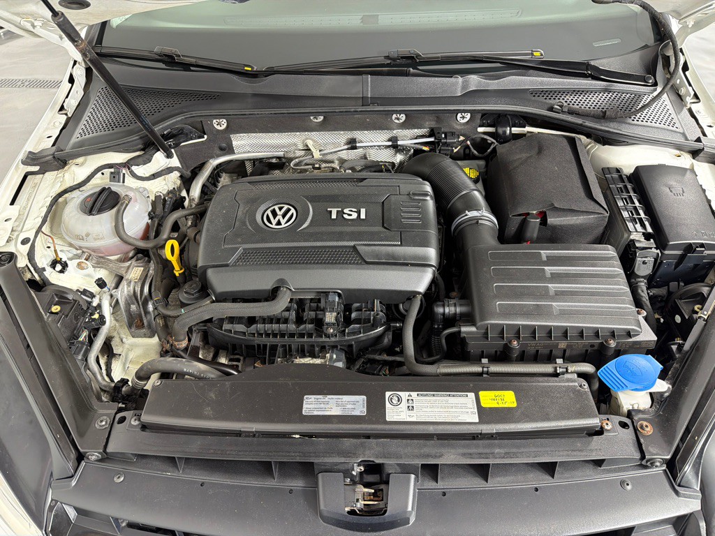 2016 Volkswagen Golf Image 26