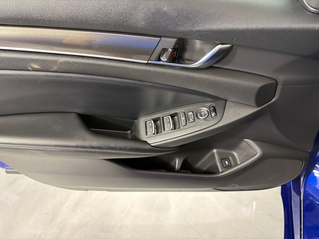 2018 Honda Accord Image 11