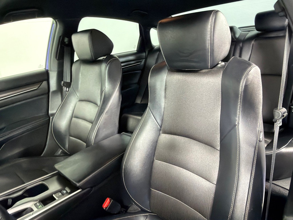 2018 Honda Accord Image 13