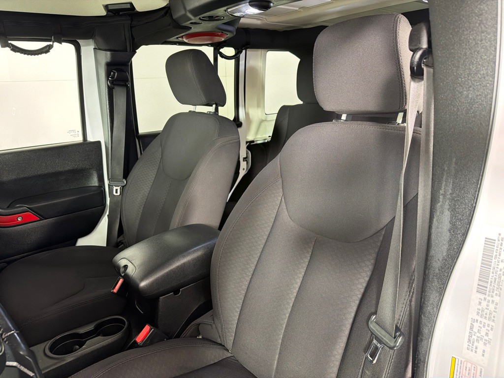 2013 Jeep Wrangler Unlimited Image 13