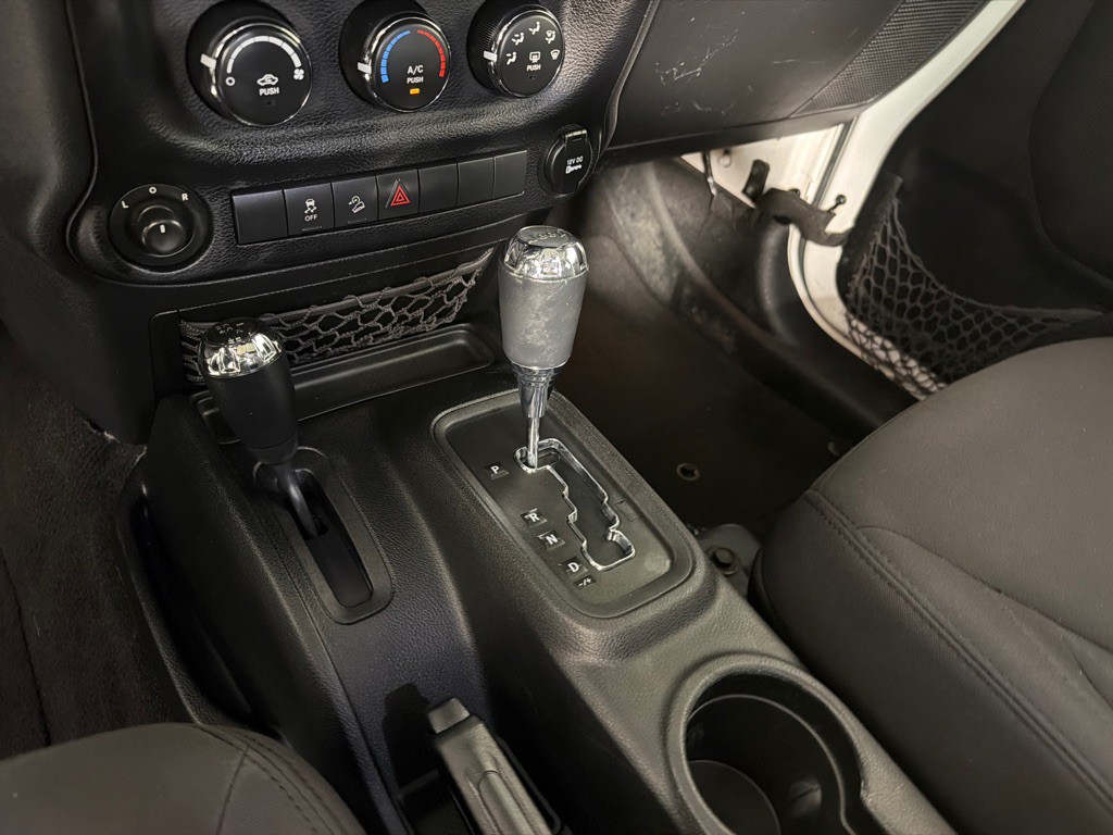 2013 Jeep Wrangler Unlimited Image 16