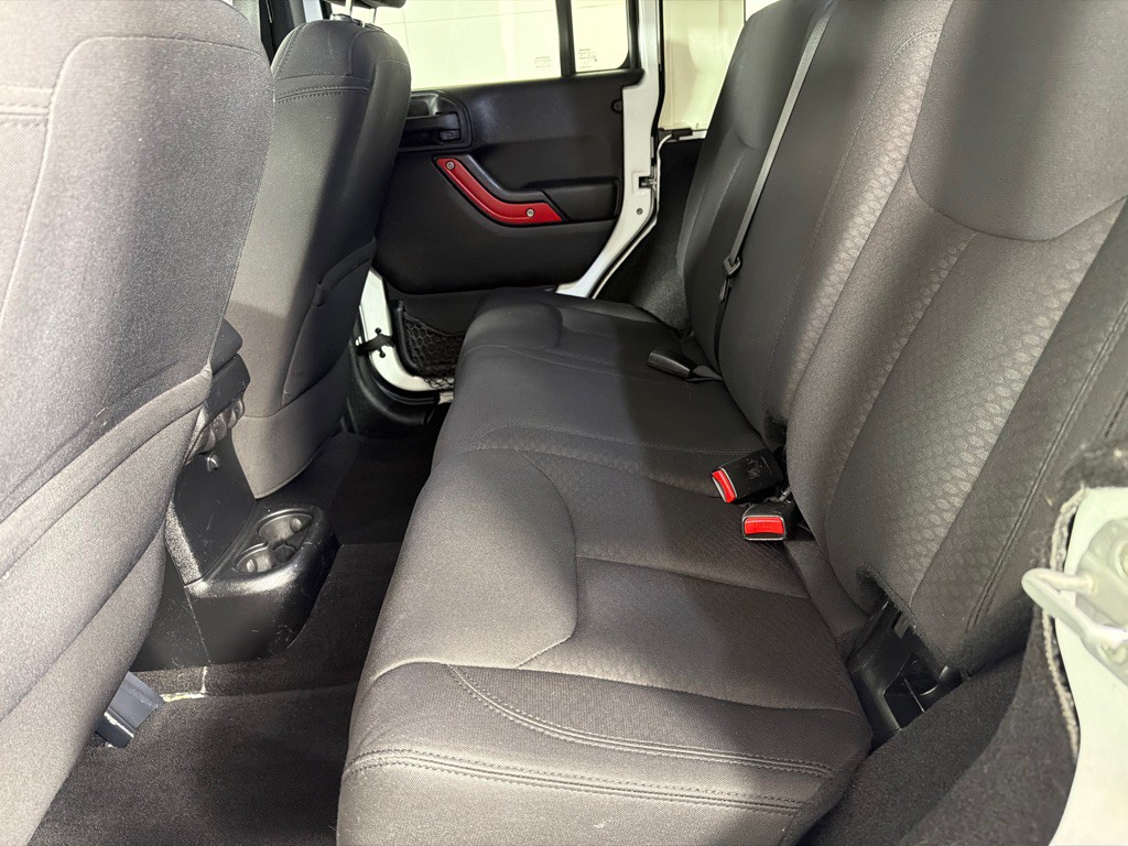 2013 Jeep Wrangler Unlimited Image 17
