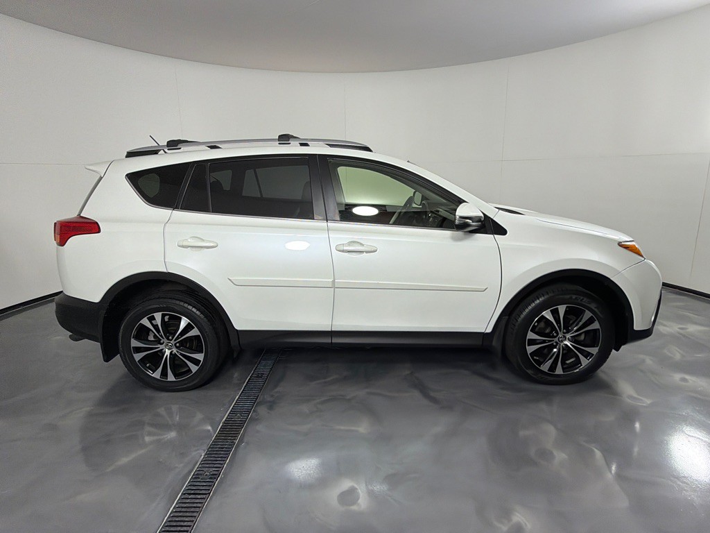 2015 Toyota Rav4 Image 4
