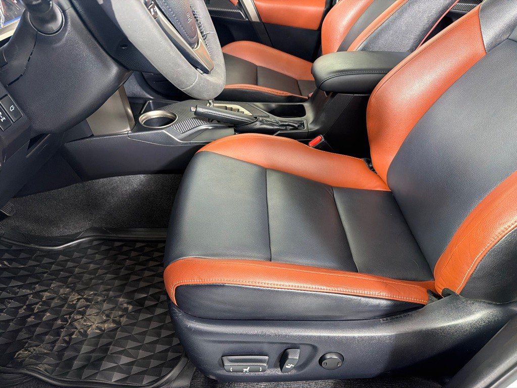 2015 Toyota Rav4 Image 12