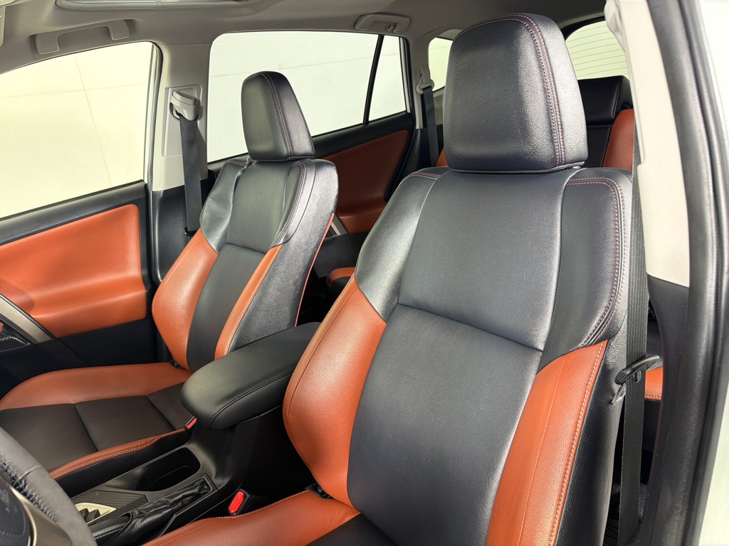 2015 Toyota Rav4 Image 13