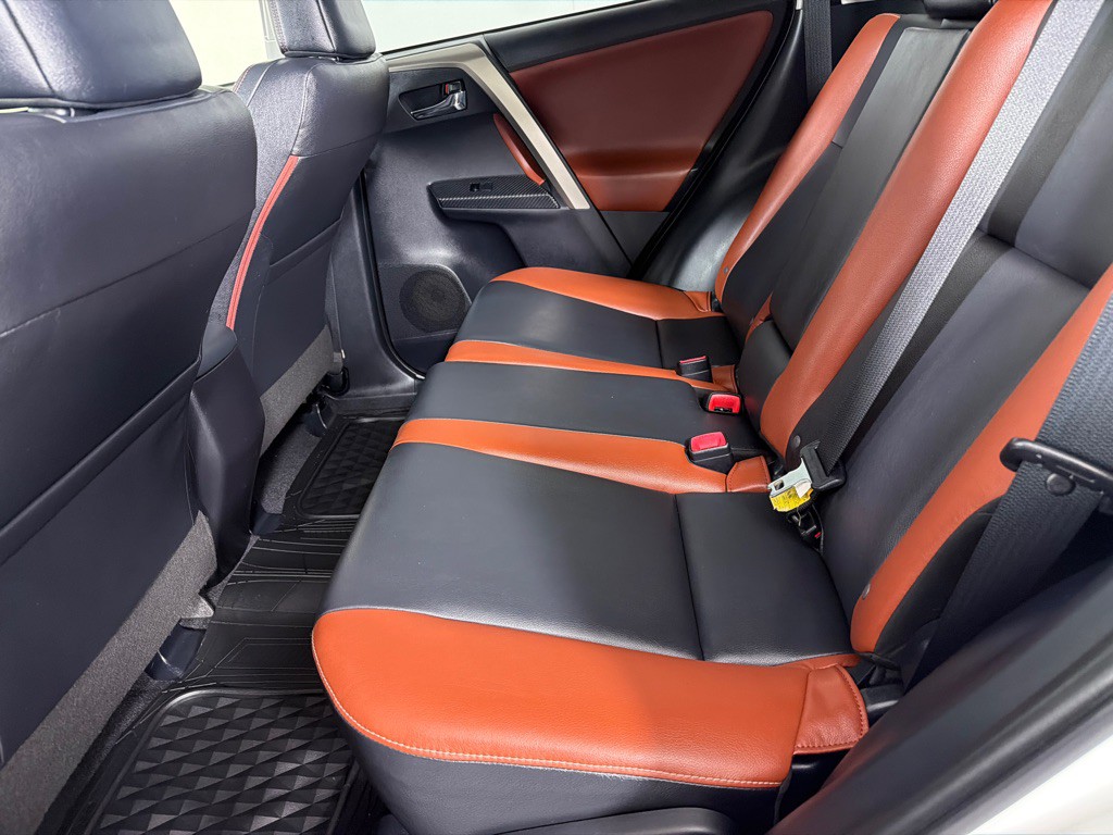 2015 Toyota Rav4 Image 19