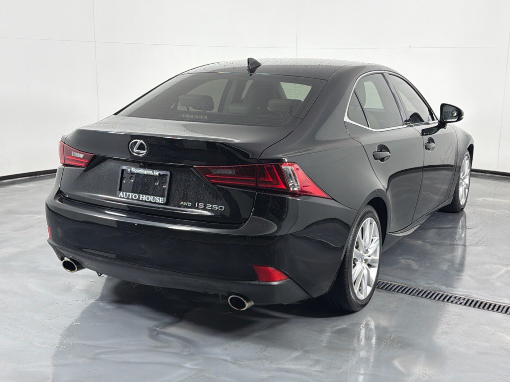 2015 Lexus IS Image 4