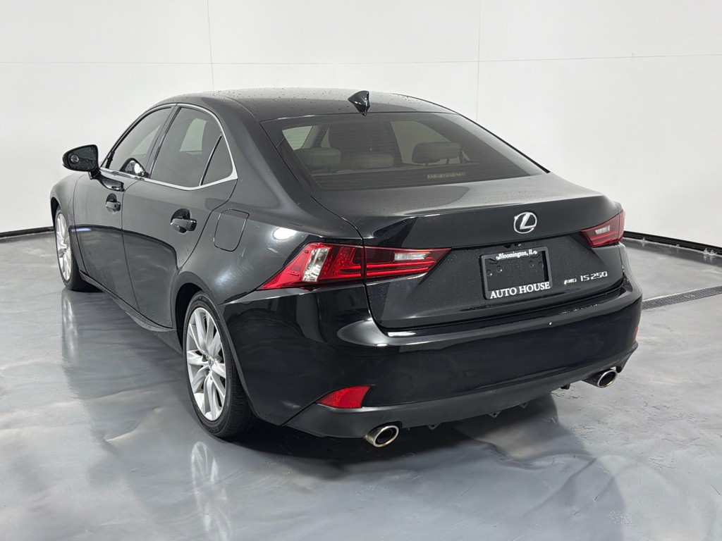 2015 Lexus IS Image 6