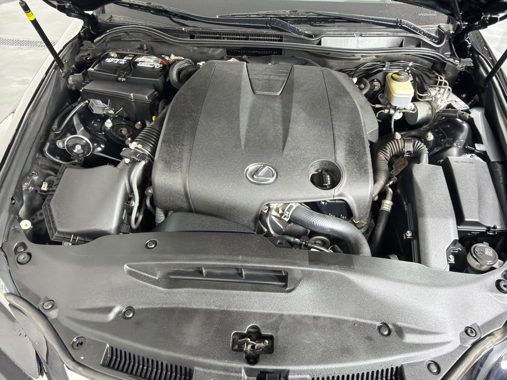 2015 Lexus IS Image 24