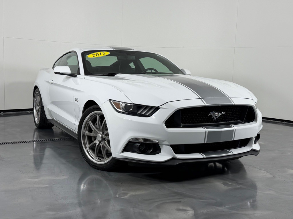 2015 Ford Mustang Image 2