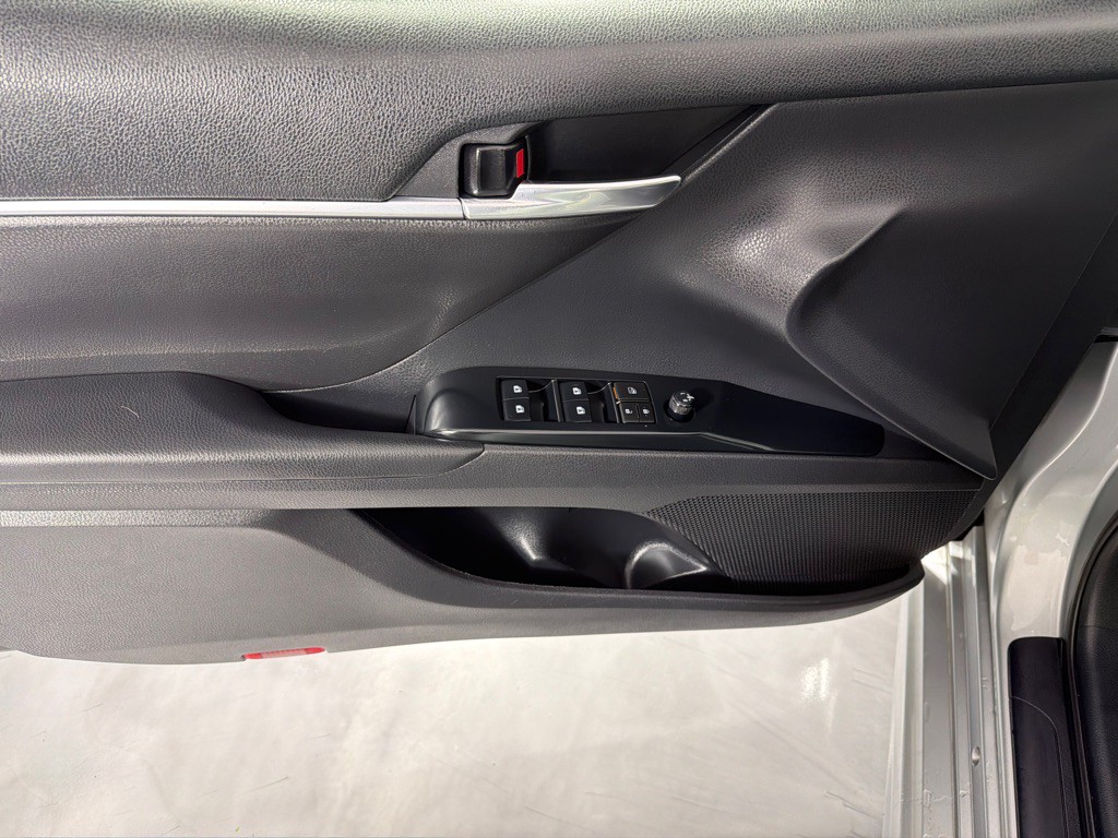 2020 Toyota Camry Image 11
