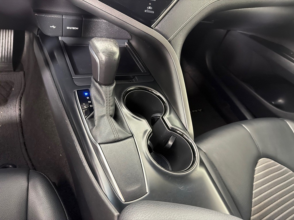 2020 Toyota Camry Image 16