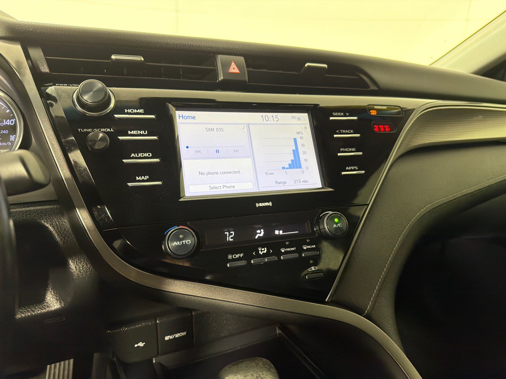 2020 Toyota Camry Image 17
