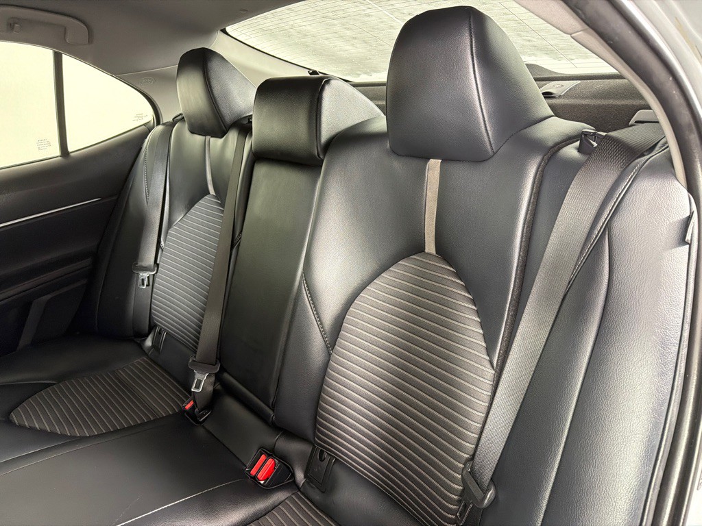 2020 Toyota Camry Image 19