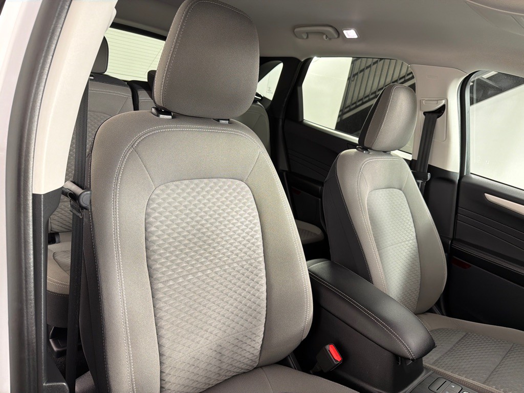 2021 Ford Escape Image 24