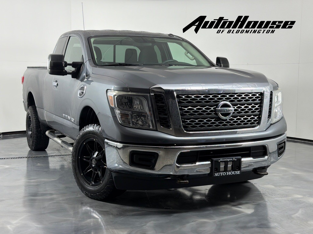 2017 Nissan Titan Image 1