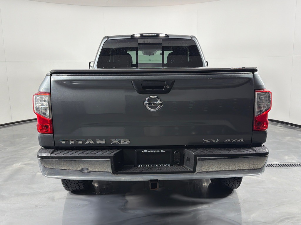 2017 Nissan Titan Image 4