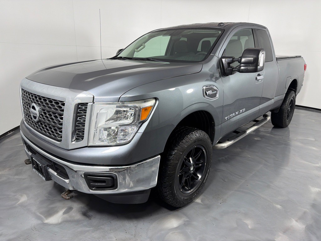 2017 Nissan Titan Image 7