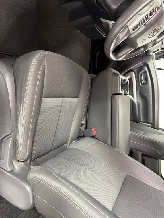 2017 Nissan Titan Image 10