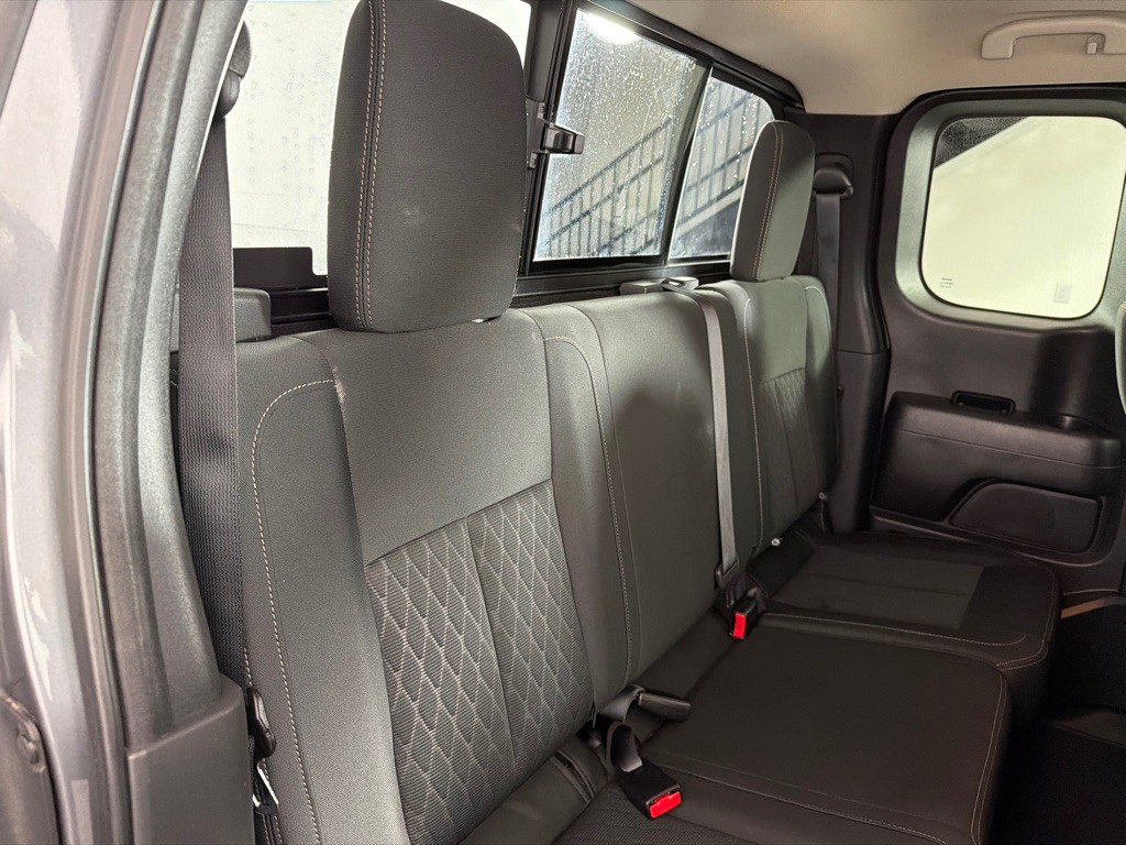 2017 Nissan Titan Image 17